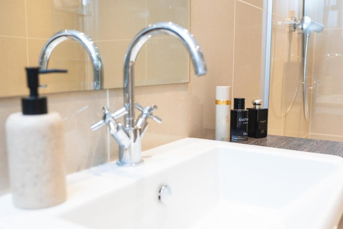 Tranquil Sneyd Park Escape With Garden Views By Mycityhaven *
