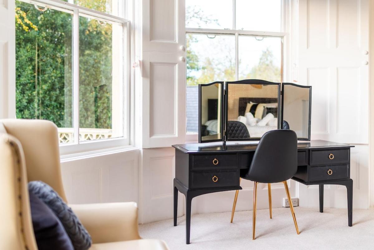 Tranquil Sneyd Park Escape With Garden Views By Mycityhaven
